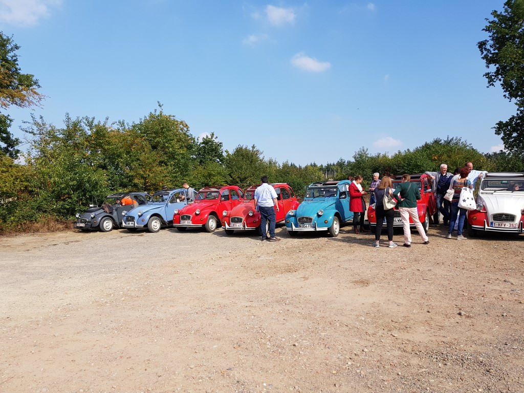 Citroën 2PK groep tijdens roadbook tocht
