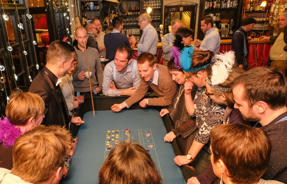 Deelnemers tijdens Casino Night avondevent